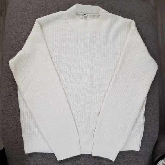 Uniqlo Size M White Mockneck Sweater - Picture 1 of 7